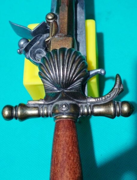 Panoplie de epoca pumnal cu pistol